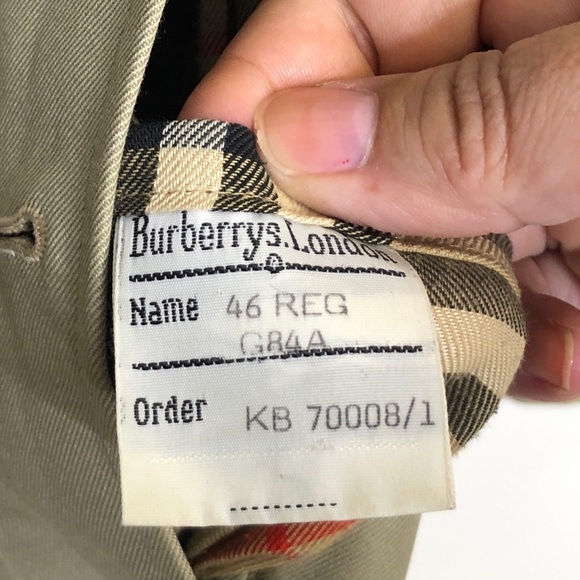 Burberrys Vintage Trench Coat - 46 Regular - Picture 14 of 16